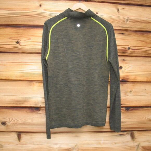 Metal Tech Vent Half Zip Pullover Top - Picture 7 of 8